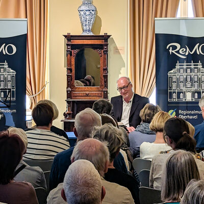 Johannes Groschupf liest einen Auszug aus seinem j&uuml;ngsten Thriller "Skin City".